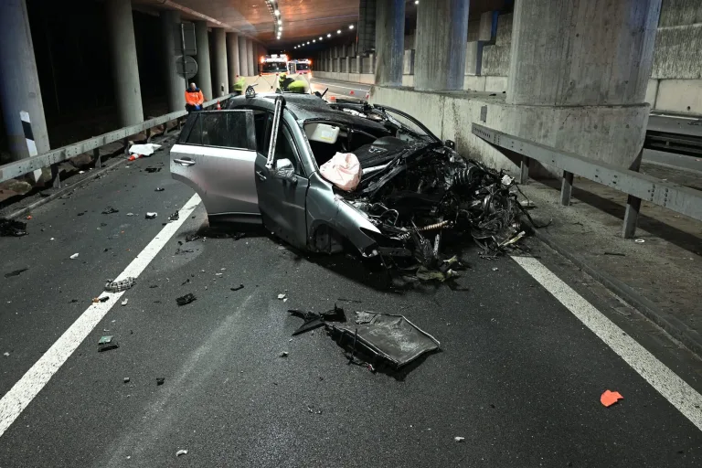 Schrecklicher Unfall in Murg SG – Lenker stirbt noch vor Ort