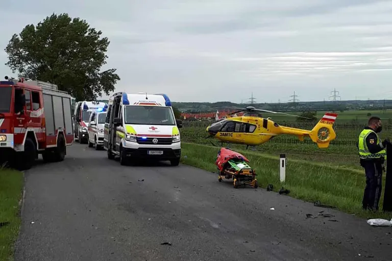 Horrorunfall in Hagenbrunn - Ein Jugendlicher tot und zwei schwer verletzt!