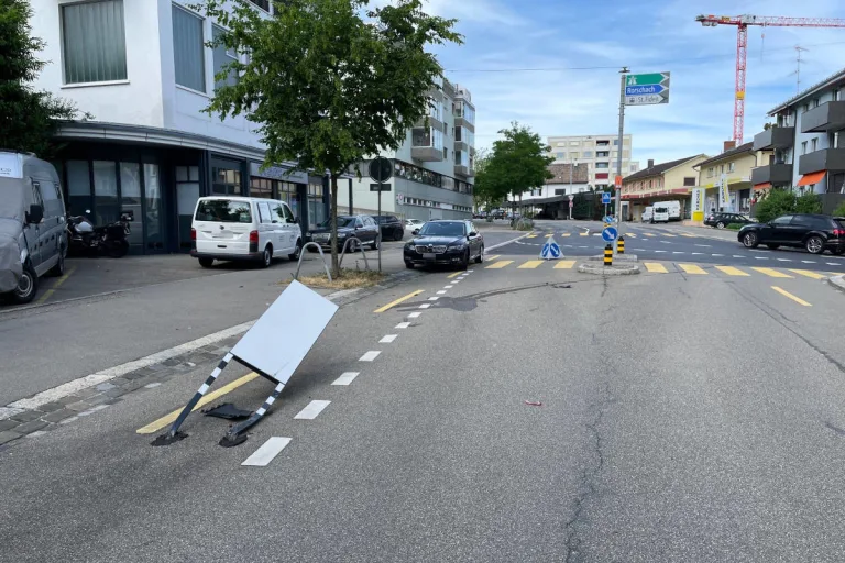 St.Gallen – Fahrzeuglenkerin begeht mehrere Kollisionen