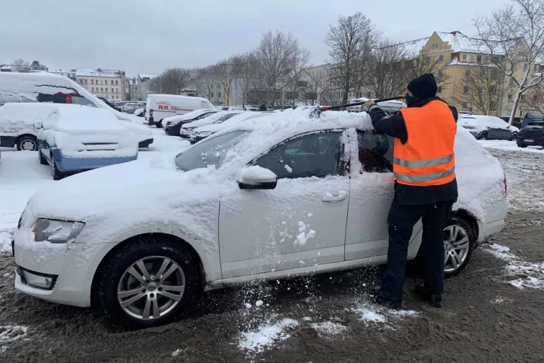 Flensburg - Fahrzeuge mit Sommerreifen gestoppt