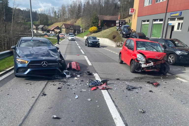 Kanton Zug – Fünf Unfälle fordern drei Verletzte 