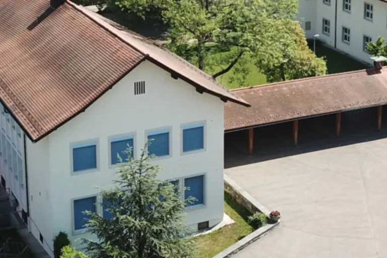 Kloten ZH - Zwei Primarschulklassen in Quarantäne