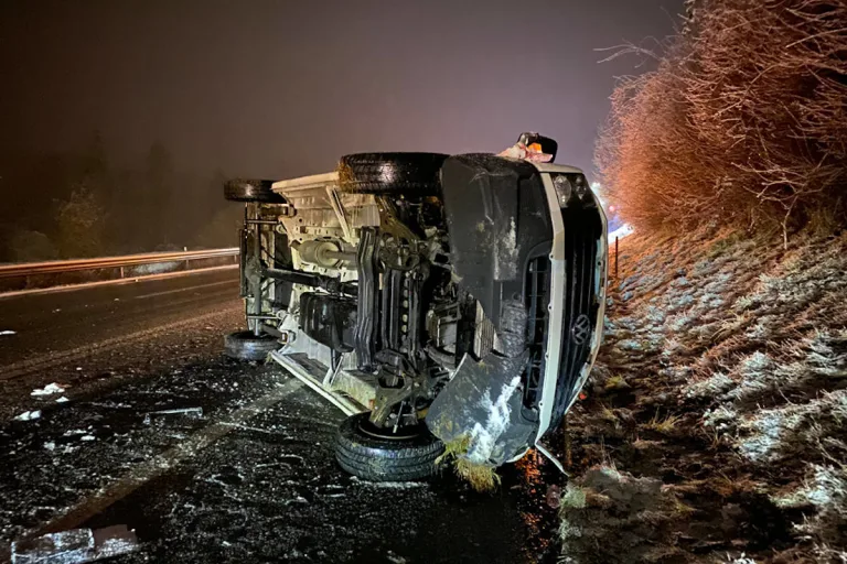 A2 Sempach LU – Unfall mit Lieferwagen auf der Autobahn