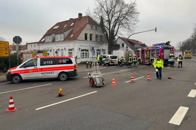 Eicklingen – Vier Verletzte nach schwerem Verkehrsunfall