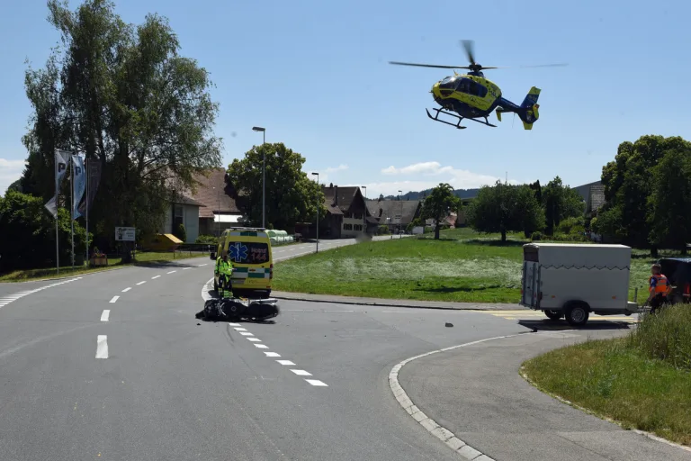Rickenbach LU - Motorradfahrer bei Unfall erheblich verletzt 