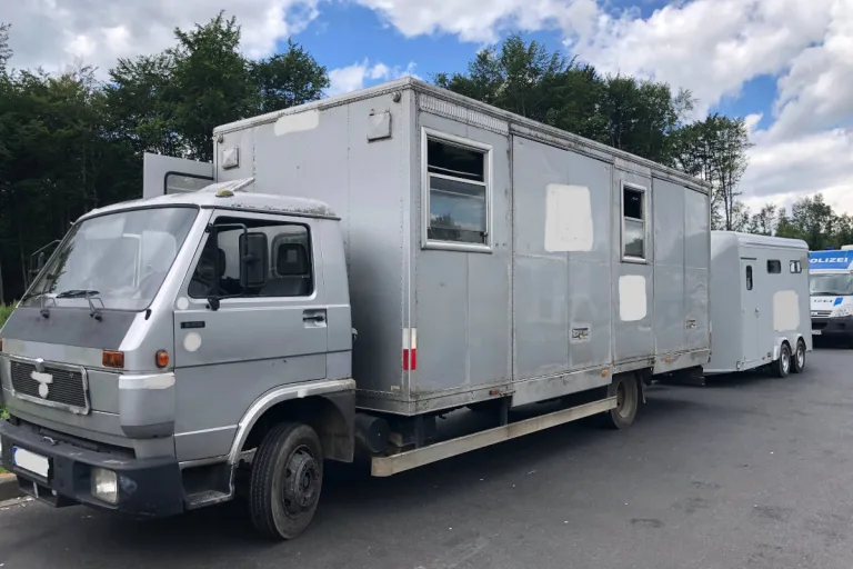 Wittgert – Fahrer ohne Führerschein, LKW überladen, Stellfläche zu gering
