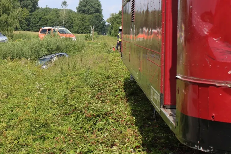 Rahden NW – Auto kollidiert mit Museumsbahn