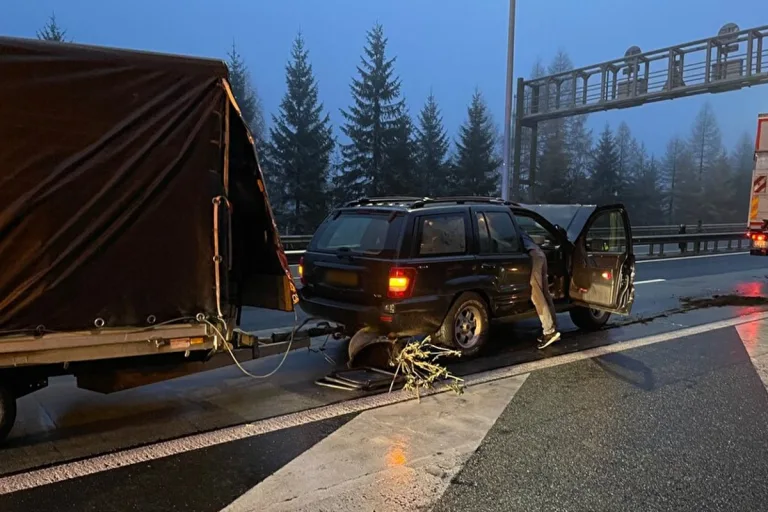 Göschenen UR - Auffahrkollision auf der A2 