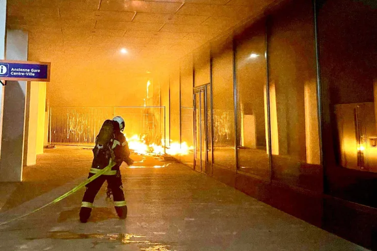 Brand in Bulle FR – Feuer in der Unterführung des neuen Bahnhofs