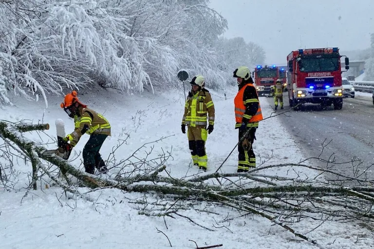 Iserlohn – Schneetief "Charly" sorgt für zahlreiche Einsätze