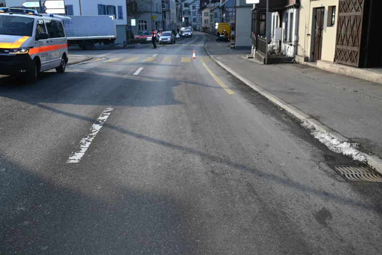 Wil SG – Kollision zwischen Auto und Kickboardfahrer