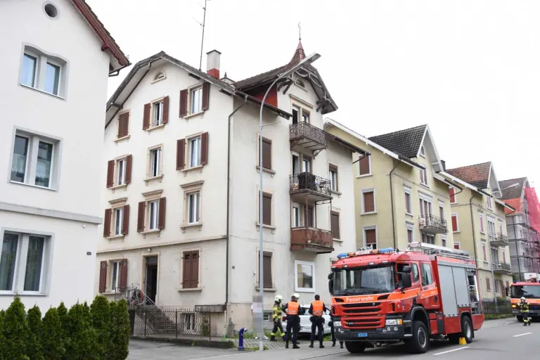 Goldach SG - Mann und vierjähriges Kind aus der Wohnung gerettet!