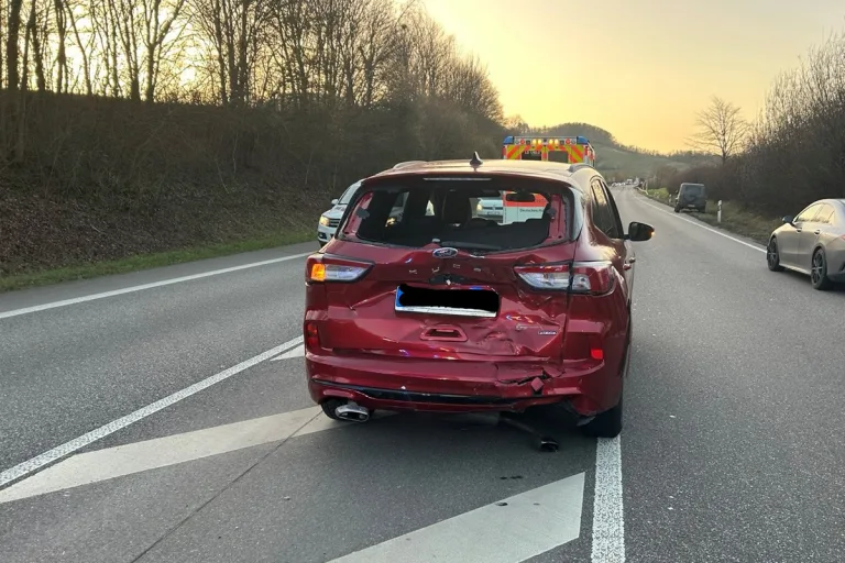 Birkweiler – Auffahrunfall mit vier beteiligten Fahrzeugen