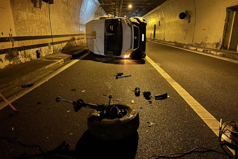 Leissingen BE – Zwei Verletzte bei Unfall vor Leissigentunnel