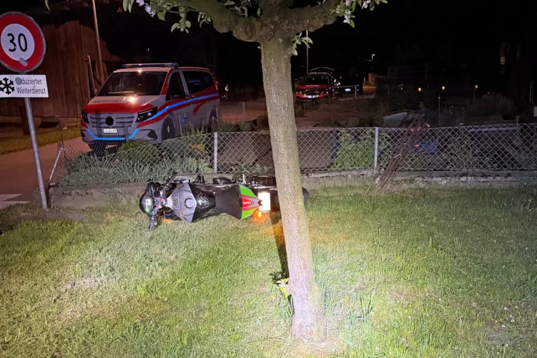 Unfall in Egolzwil LU – Motorrad prallt gegen Gartenmauer