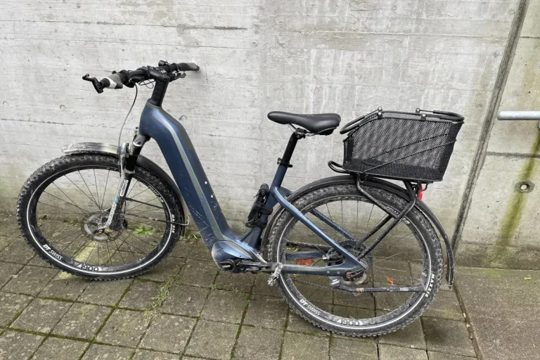 Stadt St. Gallen – E-Bike-Fahrer verletzt sich bei Sturz