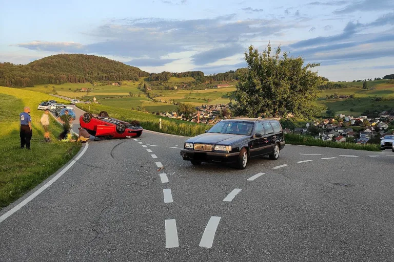 Oberdorf BL – Kollision zwischen zwei Personenwagen – eine Person verletzt