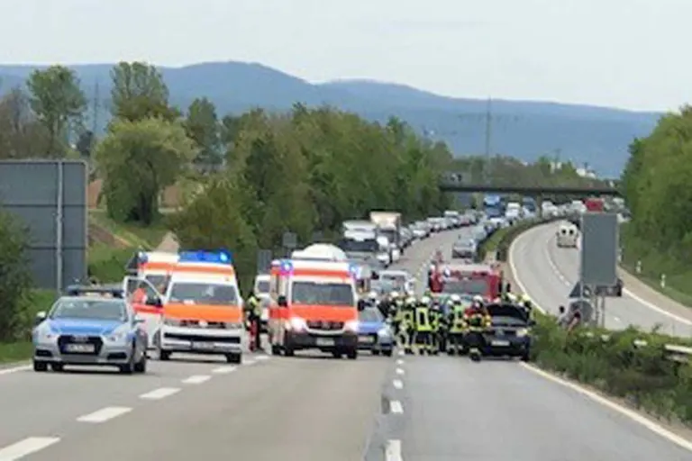 Edenkoben - A65 nach Unfall voll gesperrt - Zehn Verletzte!