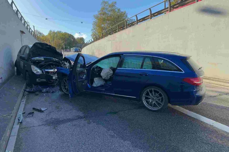 Unfall heute in Basel-Stadt - Frontalkollision fordert Verletzte