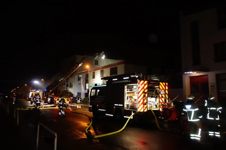 Bremen – Geschäftshaus in Brand