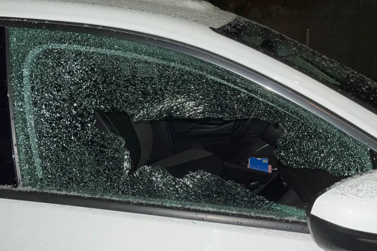 Olten SO – Scheiben eingeschlagen und Lack zerkratzt – ein Dutzend Fahrzeuge beschädigt
