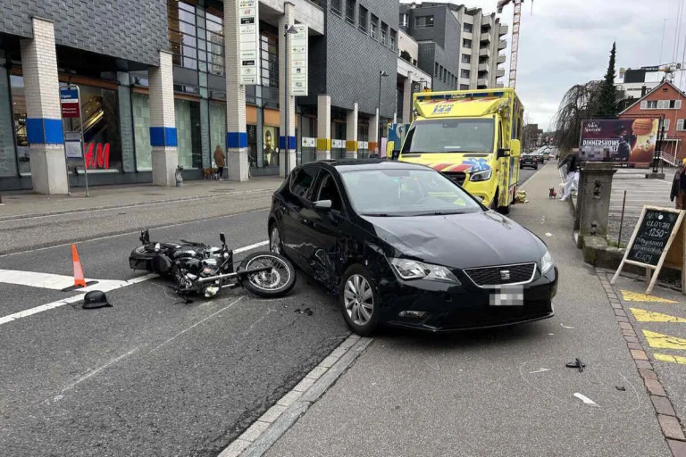 Unfall in Rapperswil-Jona SG – Beim Linksabbiegen Motorradfahrer übersehen