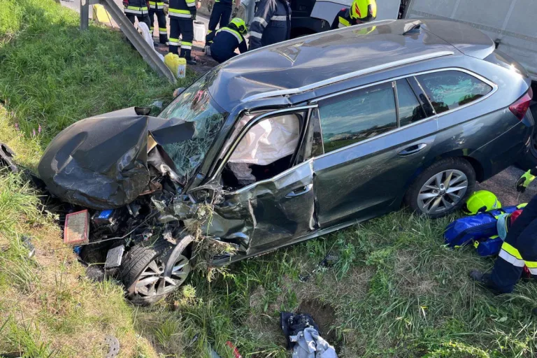 Unfall in Söding-Sankt Johann – Pkw kracht frontal in Sattelzug