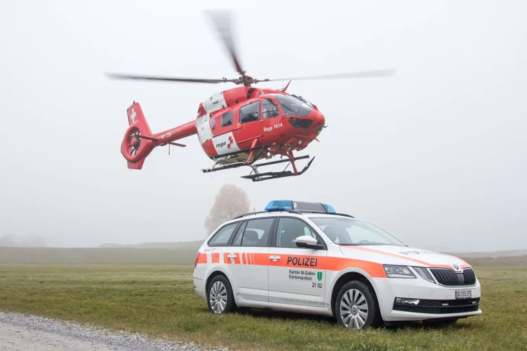 Neuhaus SG - 5-jähriges Kind kollidiert mit einem Auto 
