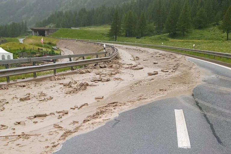 Simplon-Pass VS - Sperrung nach Erdrutsch