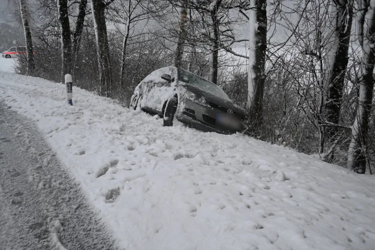 Unfälle in Triesen und Ruggell – Autos von Strasse abgekommen