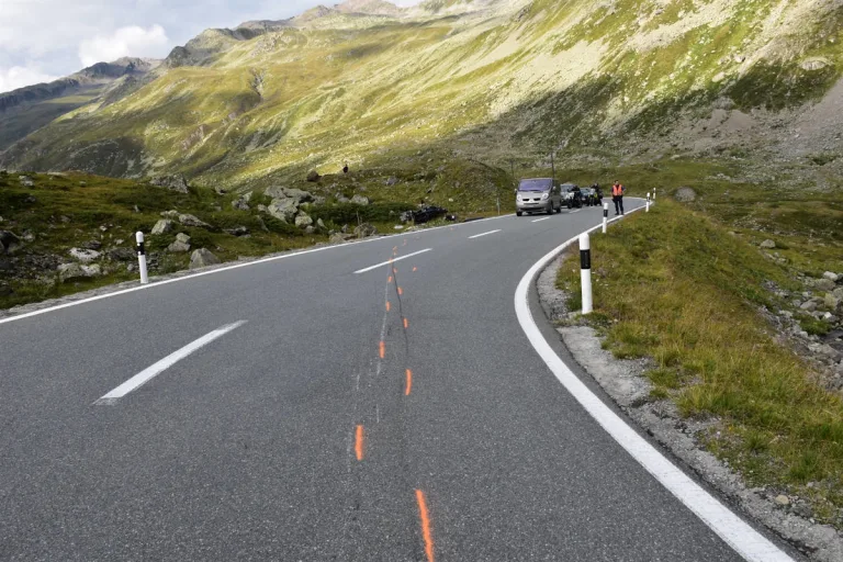 Davos GR –  Motorradfahrer bei Selbstunfall verletzt