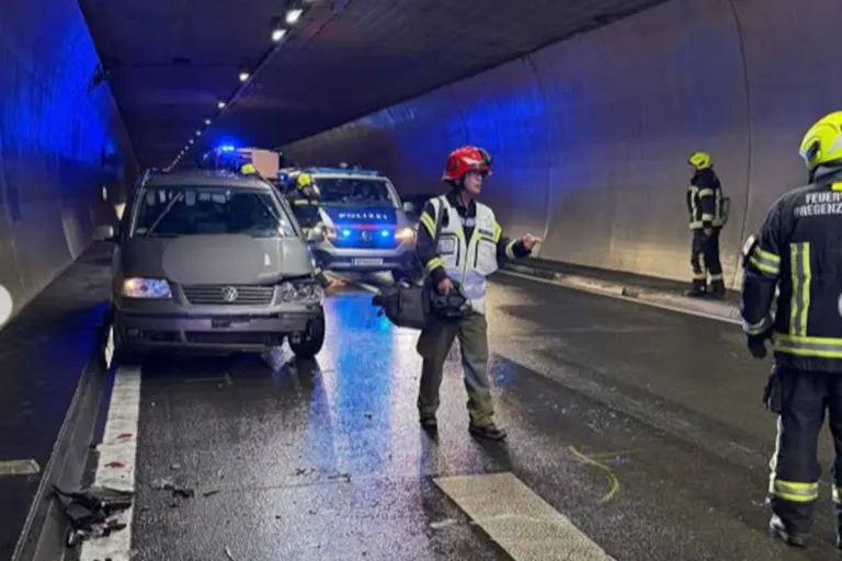 Bregenz – Mehrere Verletzte bei Unfall auf A14 im Pfändertunnel