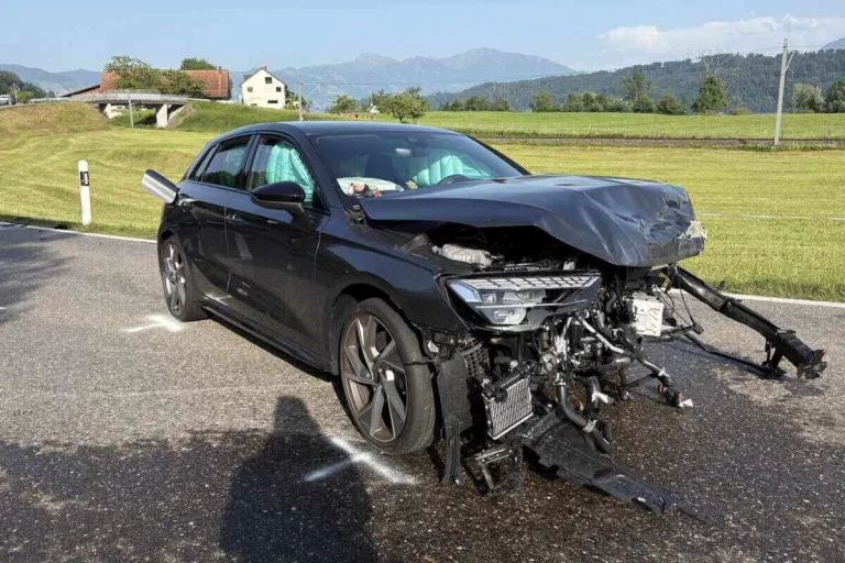 Unfall in Bollingen SG – Frontalkollision fordert drei Verletzte
