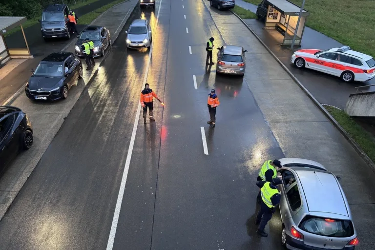 Verkehrskontrollen im Grenzgebiet Zürich–Aargau