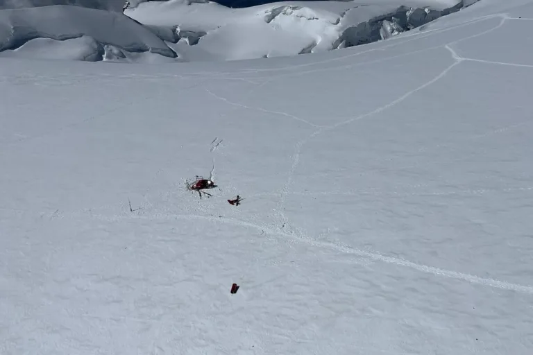 Glück im Unglück in Zermatt VS - Absturz eines Helikopters im Monte-Rosa-Massiv