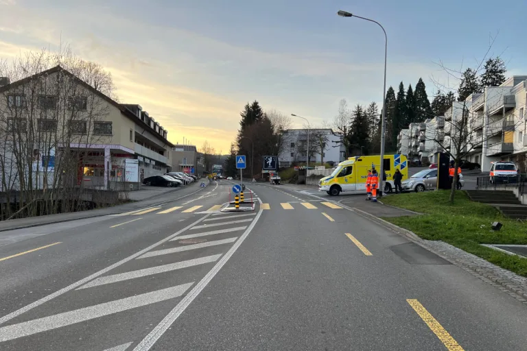 Stadt St. Gallen – Personenwagen kollidiert mit Fussgängerin
