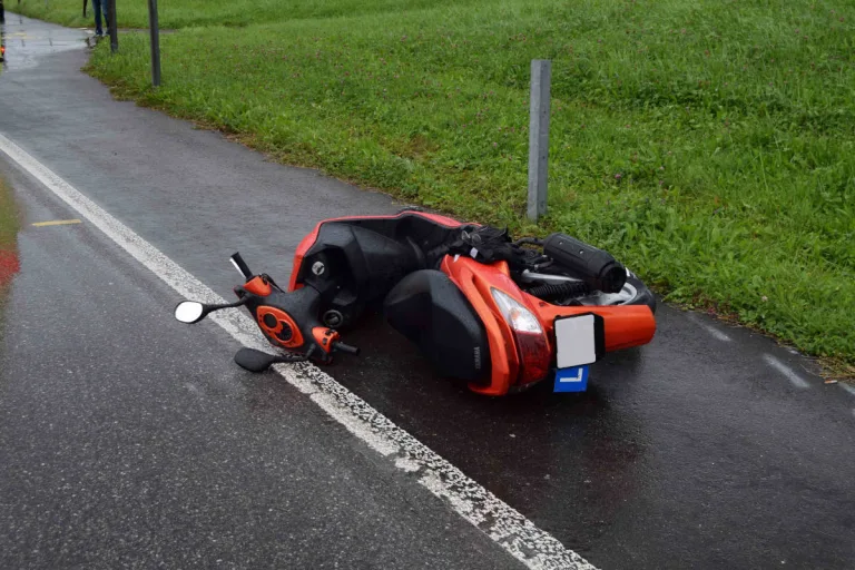 Hundwil TG – 17-jährige Lernfahrerin mit Roller gestürzt