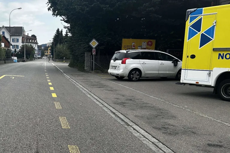 Gossau SG - Unfall zwischen Auto und E-Bike
