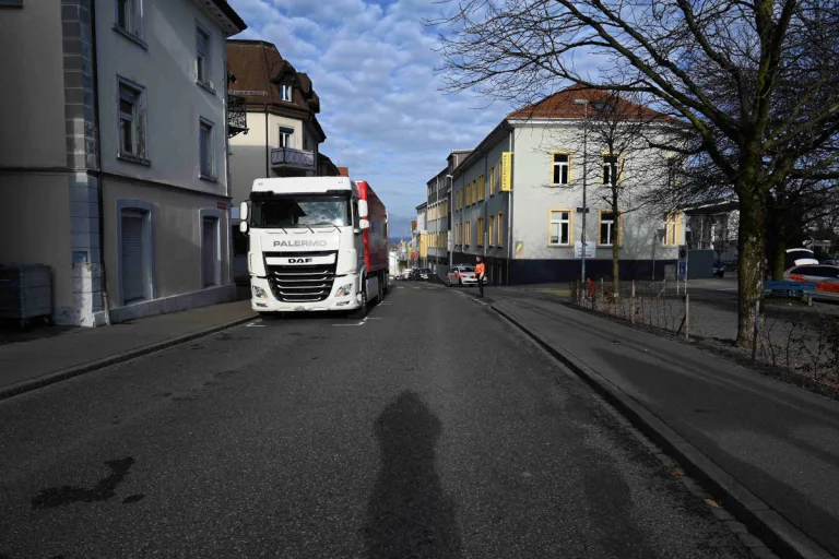 Rorschach SG – Fussgänger von Sattelschlepper angefahren