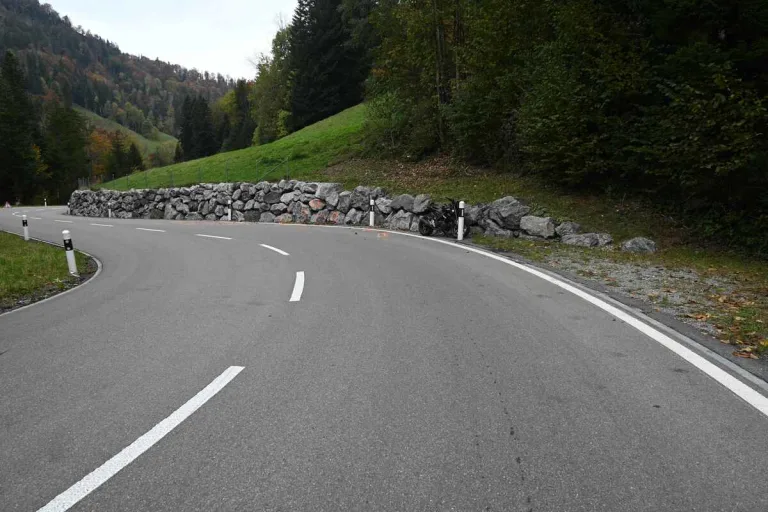 Gähwil SG - Motorradfahrer (16) bei Unfall verletzt