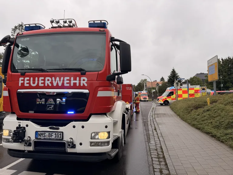 Neumünster – Radfahrer bei Unfall mit Lkw schwer verletzt