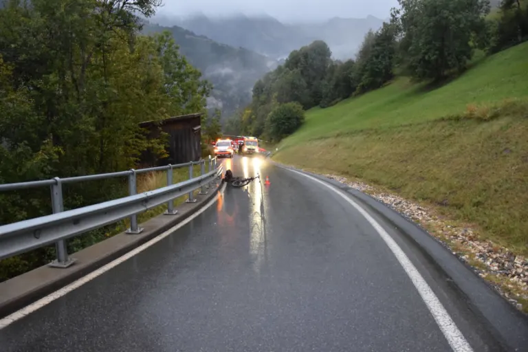 Luven GR – Jäger mit Fahrrad verunfallt