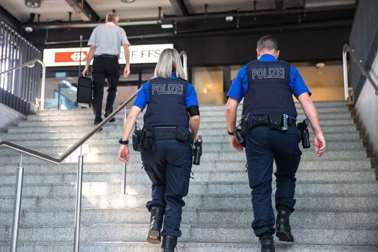 Solothurn – Drei Personen greifen Mann an