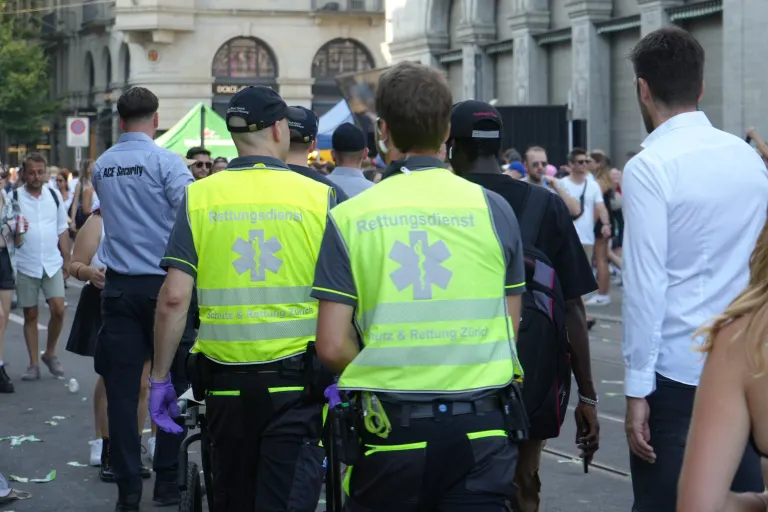Zürich – Schutz & Rettung mit Grossaufgebot an der Street Parade