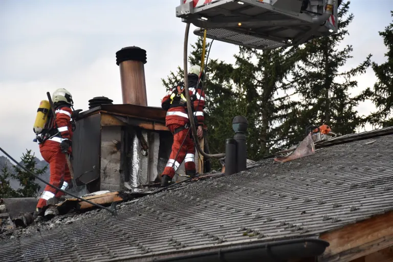 Arosa GR – Feuerwehreinsatz wegen eines Kaminbrandes