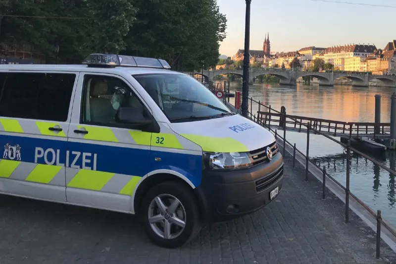 Stadt Basel – Fussgänqerin wurde von Elektro-Trottinett angefahren
