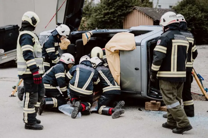 Peuerbach - Auto überschlug sich mehrmals