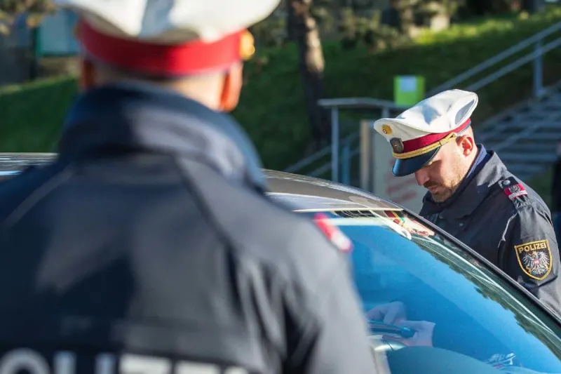 Altenmarkt S – Gefälschter Führerschein bei Kontrolle entdeckt
