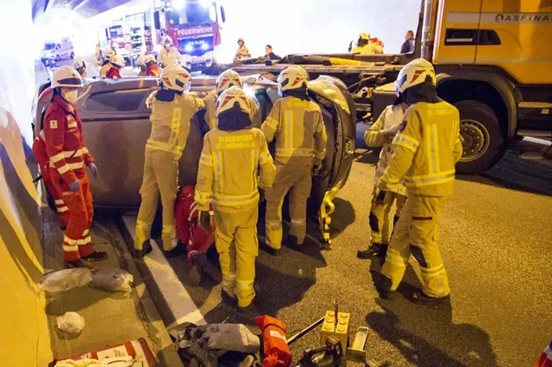 Bregenz - Massiver Stau nach Unfall im Tunnel