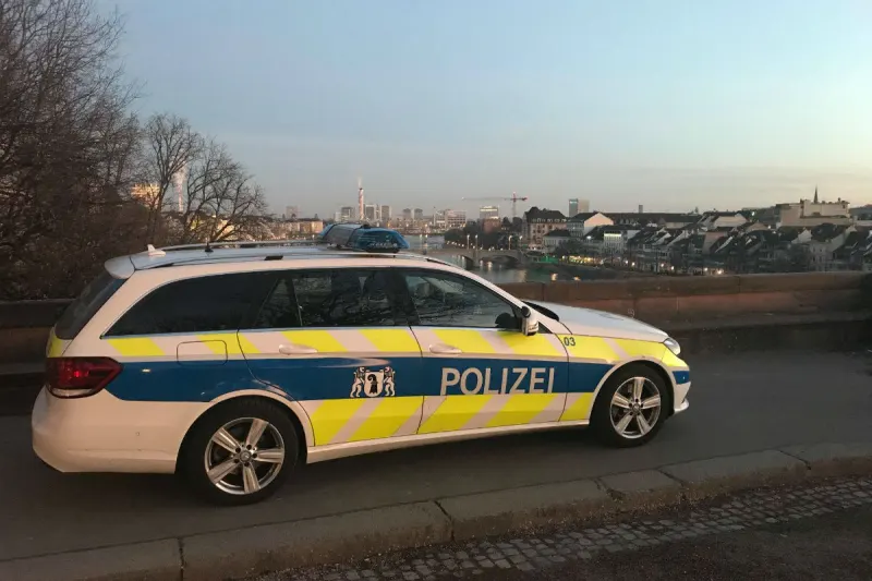 Stadt Basel - Drei Verletzte nach Seiten- und Frontalkollision!